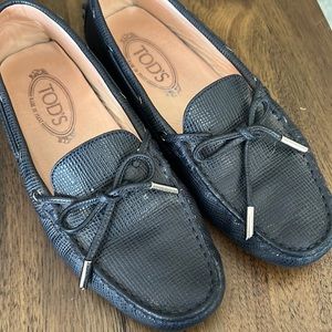 Tod’s Women’s Navy Loafers Sz 37
